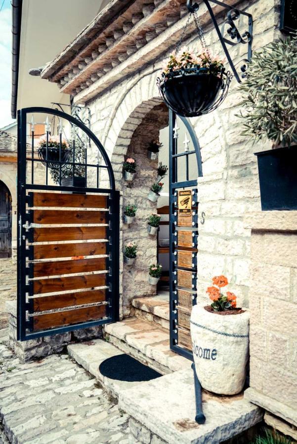 Hotel Domino Gjirokastër Eksteriør bilde