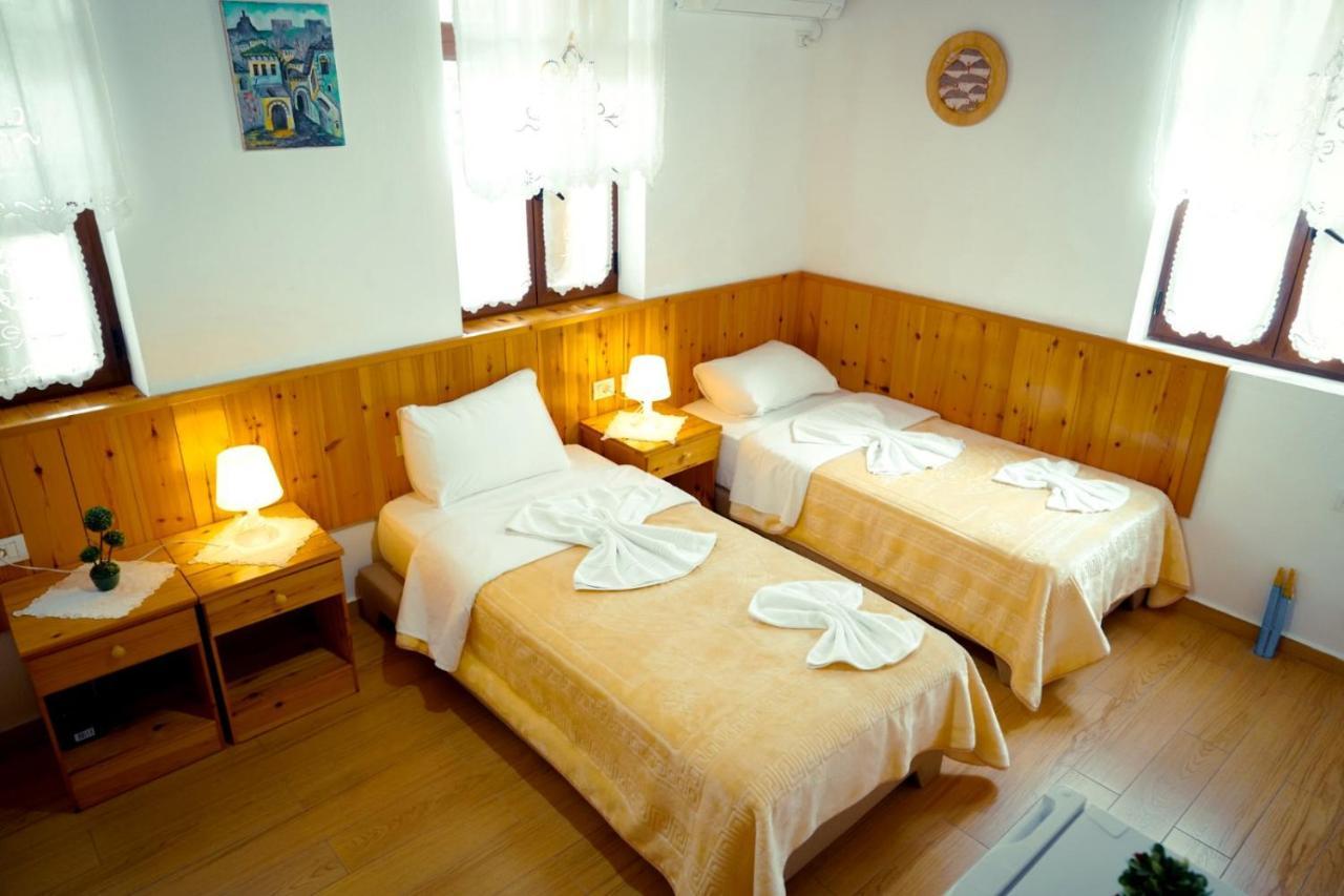 Hotel Domino Gjirokastër Eksteriør bilde