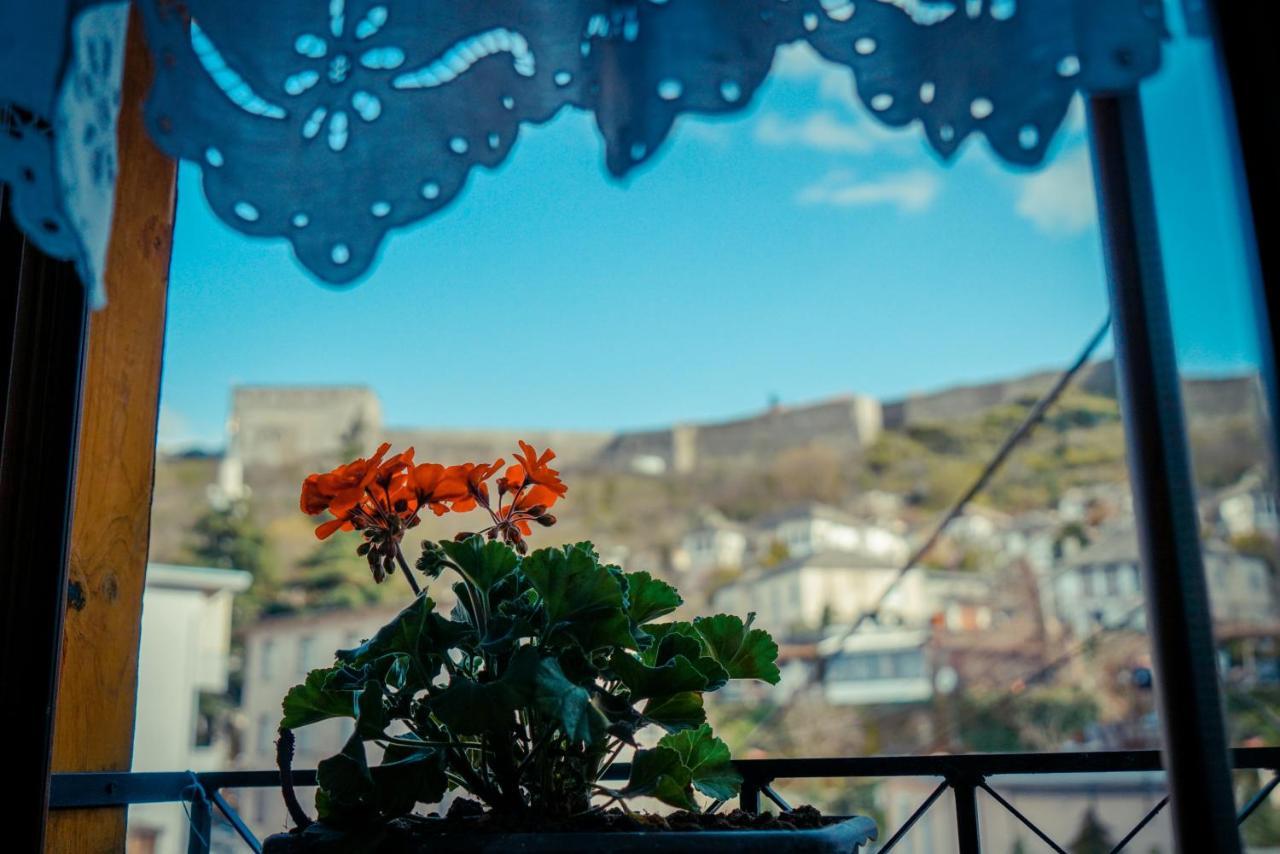 Hotel Domino Gjirokastër Eksteriør bilde