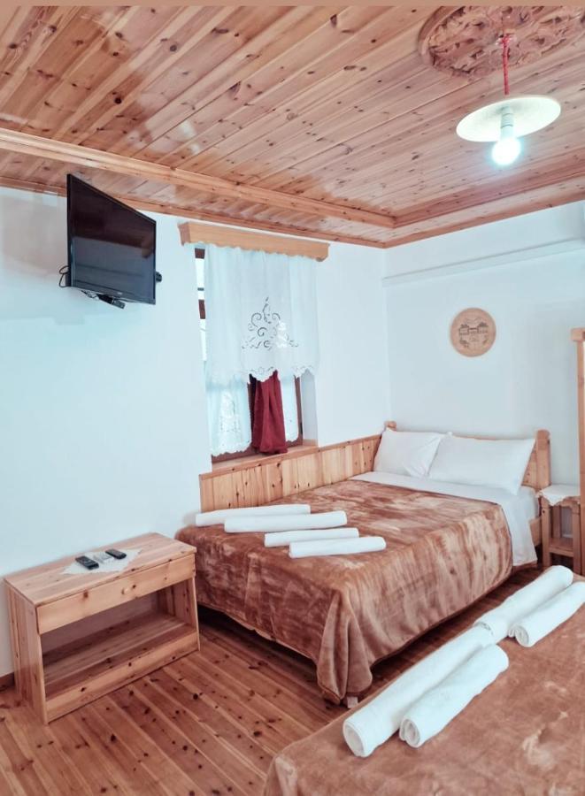 Hotel Domino Gjirokastër Eksteriør bilde