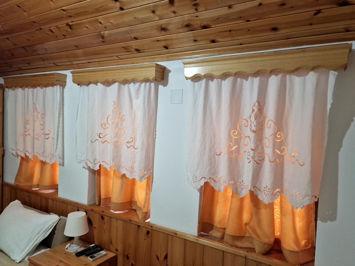 Hotel Domino Gjirokastër Eksteriør bilde