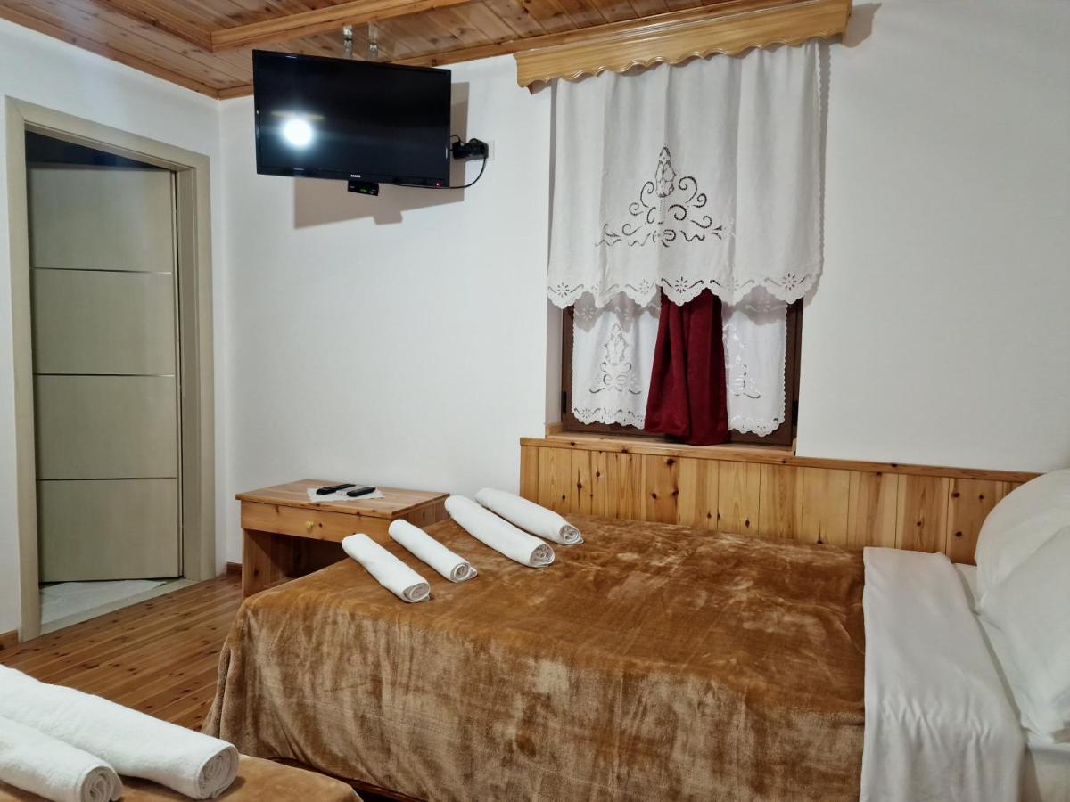 Hotel Domino Gjirokastër Eksteriør bilde
