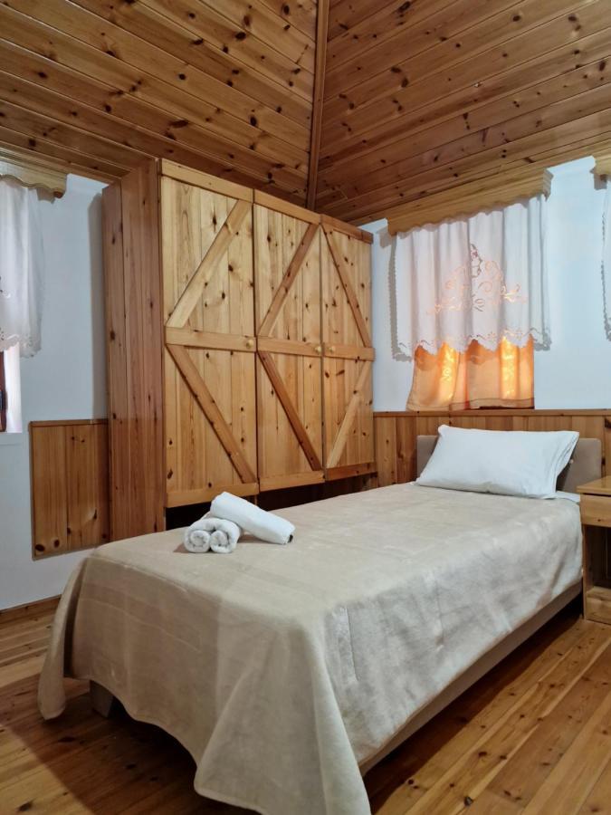 Hotel Domino Gjirokastër Eksteriør bilde
