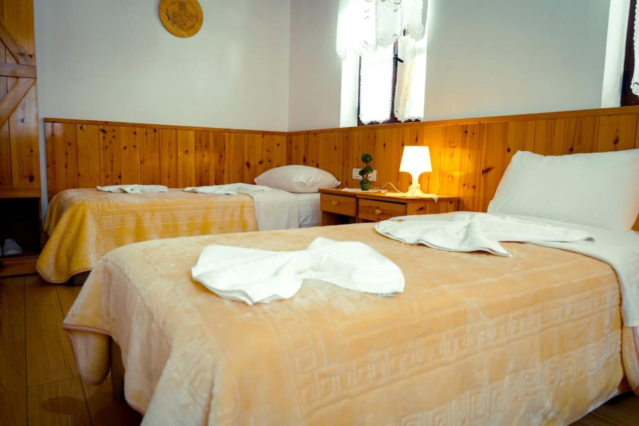 Hotel Domino Gjirokastër Eksteriør bilde