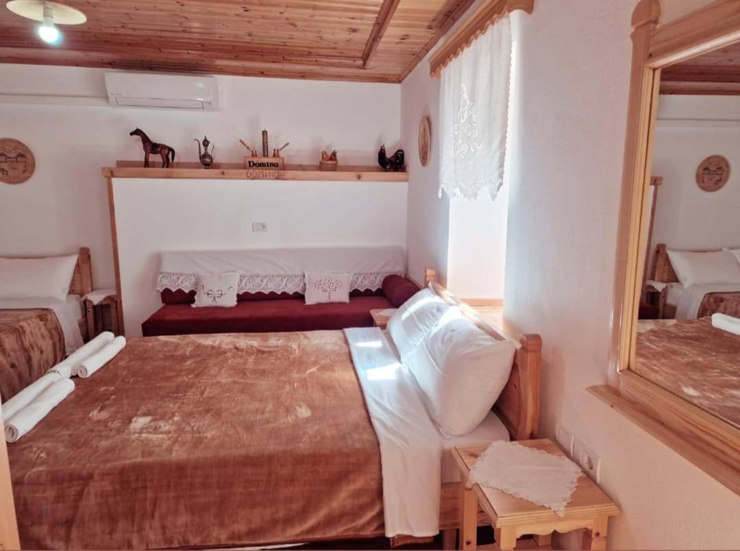 Hotel Domino Gjirokastër Eksteriør bilde