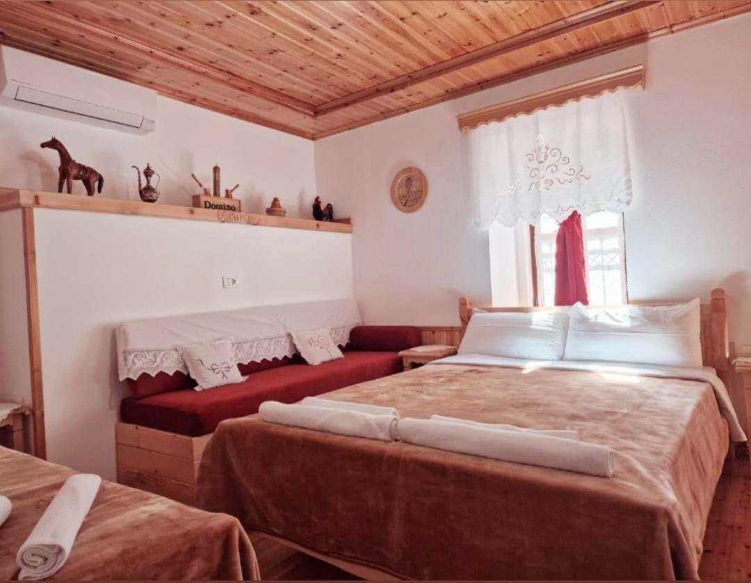 Hotel Domino Gjirokastër Eksteriør bilde