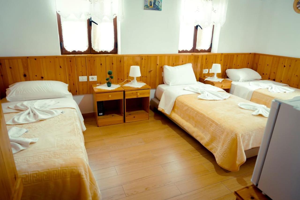 Hotel Domino Gjirokastër Eksteriør bilde